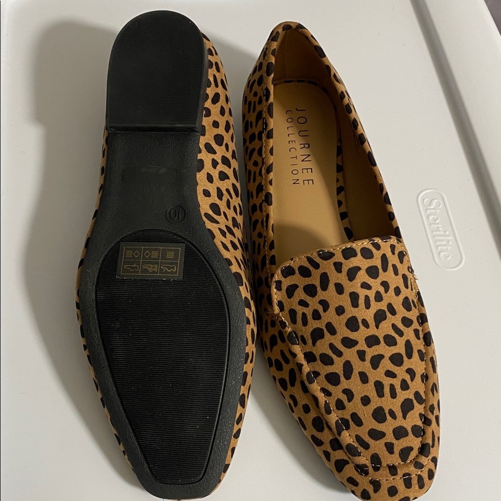 Journee Collection Leopard Print Faux Leather Loafers – Square Toe Flats Sz 10 - Picture 4 of 4